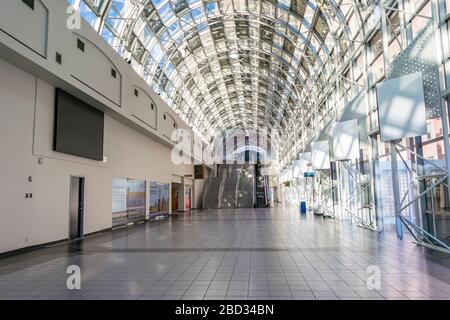 FINO alla Union Station Toronto all'ora di punta Venerdì mattina 3 aprile 2020. Foto Stock