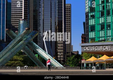 Calderone olimpico, Jack Poole Plaza, Convention Center West, città di Vancouver, British Columbia, Canada, Stati Uniti d'America Foto Stock