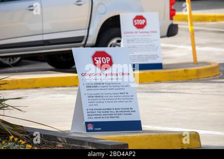 Sydney, Australia. Martedì 7 aprile 2020. Il governo del NSW ha stabilito una serie di unità attraverso le stazioni di test COVID-19 nei sobborghi di Sydney, tra cui una stabilita sulle spiagge settentrionali del Mona vale Hospital a seguito di uno scoppio di Coronavirus in un negozio di pizza a Mona vale. Credit Martin Berry/Alamy Live News Foto Stock