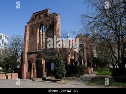 Berlino, Germania. 06th Apr, 2020. Le rovine della chiesa del monastero francescano di Klosterstraße. Credito: Jens Kalaene/dpa-Zentralbild/ZB/dpa/Alamy Live News Foto Stock