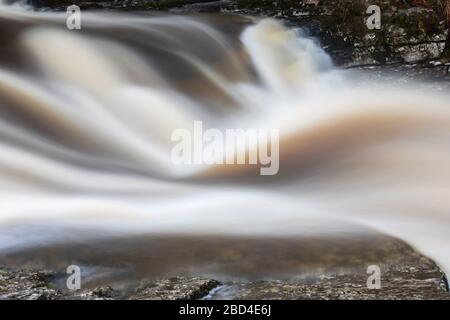 Cascata Stainforth Force nel Parco Nazionale Yorkshire Dales. Foto Stock