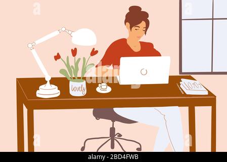 Donna che lavora su un computer portatile in un luogo di lavoro accogliente. Concetto di lavoro remoto da casa. Illustrazione vettoriale colorata in stile cartoon piatto Illustrazione Vettoriale