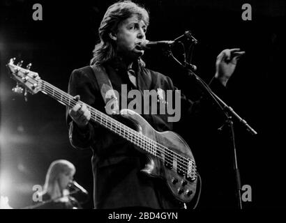 Archivi degli anni '90: Paul Mc Cartney si esibisce a Lione, Francia Foto Stock