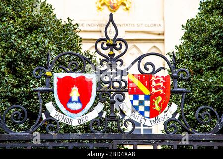 Targhe all'ingresso del Trinity Hospital, Greenwich, Londra, Regno Unito Foto Stock