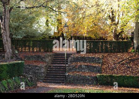 Giardini storici della città di Okus Field Purbeck Stone Quarry, Quarry Road, Swindon, Wiltshire SN1 4EN di George Dillistone & John B L Thompson Foto Stock
