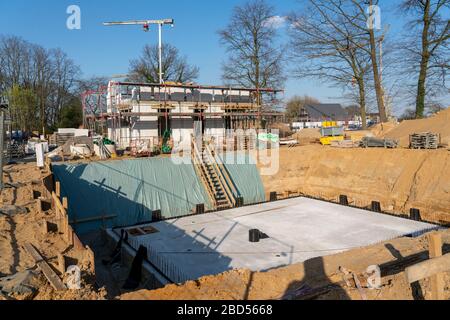 Zona di sviluppo, a Wesel, dove si stanno costruendo 70 case monofamiliari e case bifamiliari, basso Reno, Germania; Foto Stock