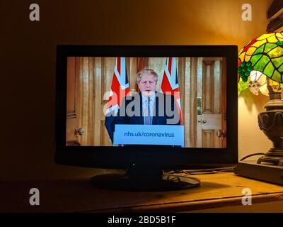 Il primo ministro britannico Boris Johnson parla durante una conferenza stampa sul coronavirus. Foto Stock