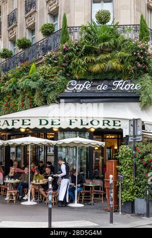 Café de Flore, Saint Germain des Pres, Parigi, Francia Foto Stock
