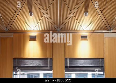 Brick Courtyard Smithfield Haberdashers Hall, 18 W Smithfield, Farringdon, Londra EC1A 9HQ by Hopkins Architects Holloway White Allom Swift Brickwork Foto Stock