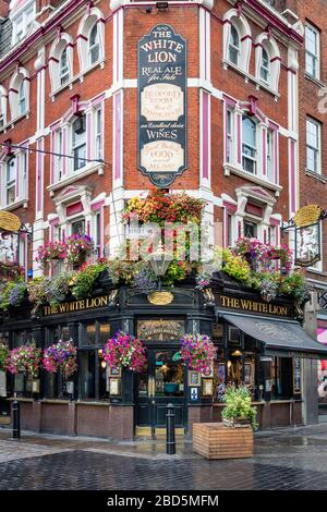 The White Lion Pub a Covent Garden, Londra, Inghilterra, Regno Unito Foto Stock