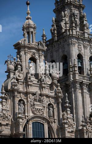 Vista della Cattedrale di Santiago de Compostela dal balcone sull'Hotel Parador Santiago de Compostela, Plaza del Obradoiro, Santiago de Compostela, Galizia Foto Stock