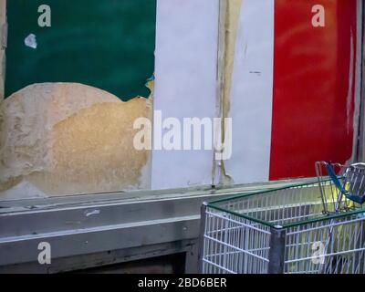 Scena all'esterno di una panetteria italiana nel North End di Boston Massachusetts Stati Uniti Foto Stock