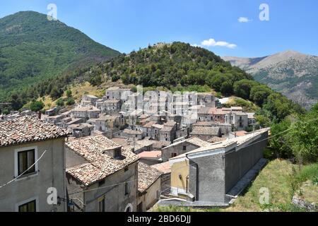 Vista panoramica su una città della Calabria, Italia Foto Stock