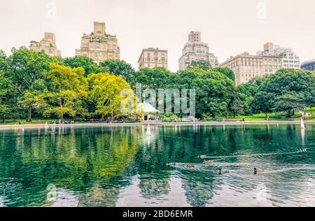 Conservatory stagno d'acqua nel Central Park, New York Foto Stock