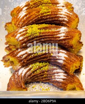 Tradizionale deliziosi dessert turchi; anello dessert, halka tatli Foto Stock