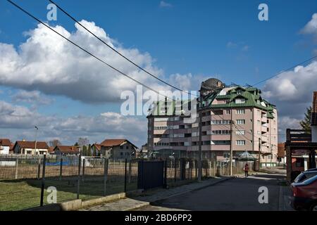 Banja Koviljaca, Serbia, 15 febbraio 2020. Ostello di recente costruzione in spa offre situato vicino alla spa. Foto Stock