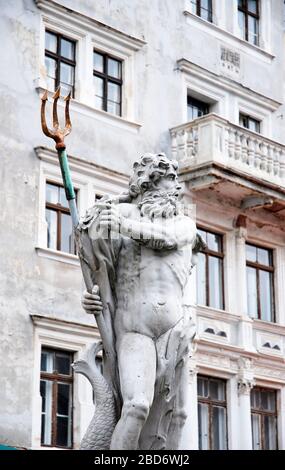 Scultura di nettuno sulla piazza del mercato a Goerlitz, Germania Foto Stock