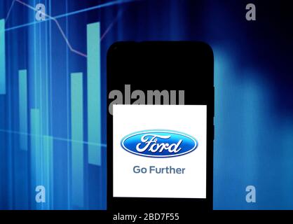 India. 7 Aprile 2020. In questa illustrazione fotografica viene visualizzato il logo FORD Car visualizzato su uno smartphone. Credit: Avishek Das/SOPA Images/ZUMA Wire/Alamy Live News Foto Stock