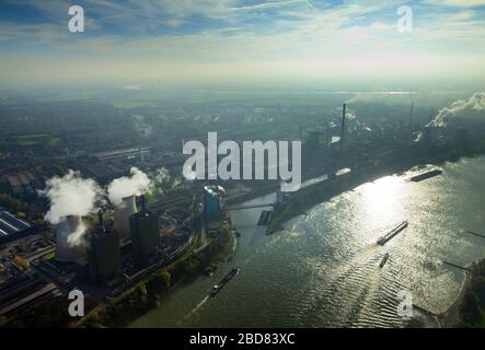 Zona industriale della HKM - Krupp Mannesmann GmbH sul fiume del Reno a Duisburg con centrale elettrica Duisburg-Huckingen, 28.10.2014, vista aerea, Germania, Renania settentrionale-Vestfalia, Ruhr Area, Duisburg Foto Stock