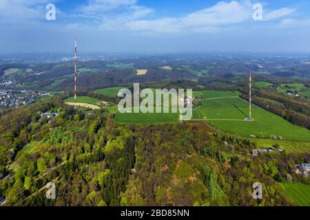 , antenna e torre di trasmissione radio Mast Langenberg in Velbert, 24.04.2015, vista aerea, Germania, Nord Reno-Westfalia, Bergisches Land, Velbert Foto Stock