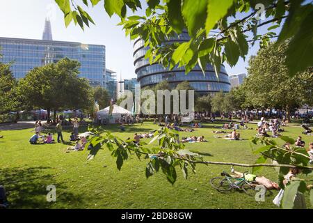 Più Londra, il Municipio di Londra e Potters Field Park, Southwark Foto Stock