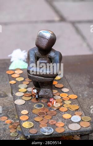 Järnpojke o Iron Boy piccola scultura a Stoccolma, Svezia, Europa Foto Stock