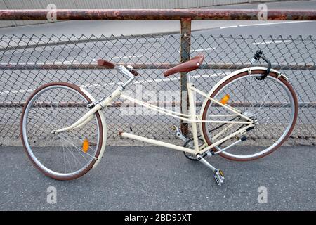 Biciclette rotte Foto Stock