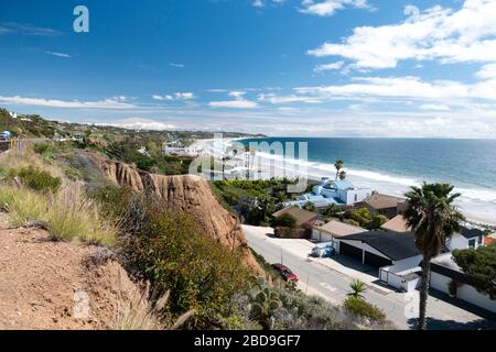 Guardando verso Point Dume a Trancas Beach, Malibu, California Foto Stock