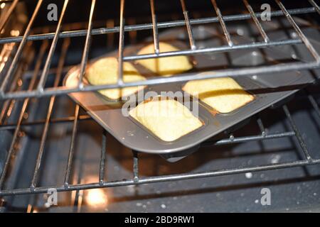 Pane di mais in Pan Foto Stock