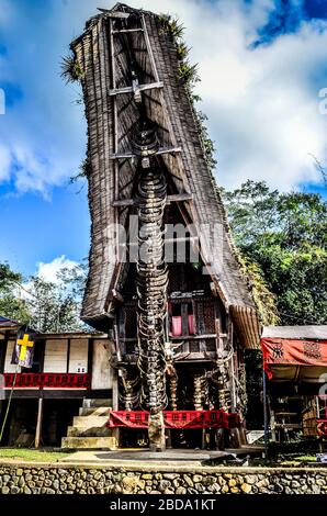 Casa Tradizionale di Tana Toraja in Indonesia. Foto Stock