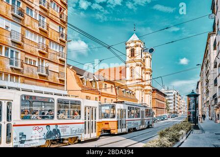 BUDAPEST,UNGHERIA-maggio 03,2016:bellissimo paesaggio urbano,vista per le strade delle città,Persone,l'architettura di Budapest,capitale di Ungheria. Foto Stock