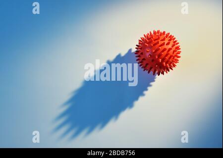 Ceppo virale modello rosso di sindrome respiratoria coronavirus con ombra e nuovo coronavirus covid-19 con posto per sfondo di testo. Pandemia virale Foto Stock