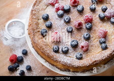 Primo piano di crostata di frutti di bosco freschi Foto Stock