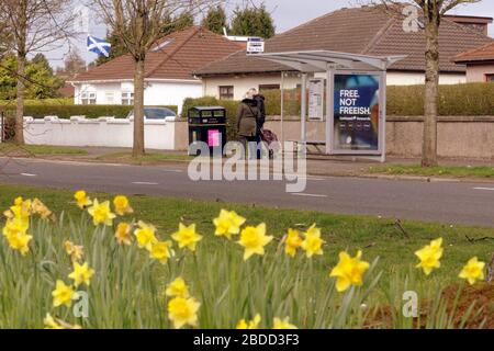 Glasgow, Scozia, Regno Unito, 8 aprile 2020: Il coronavirus vide strade deserte e strade vuote mentre la gente esercitava sulla grande strada occidentale. Gerard Ferry/Alamy Live News Foto Stock