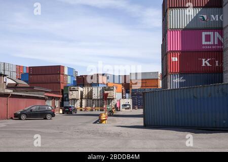20.04.2019, Amburgo, Amburgo, Germania - Area di stoccaggio container ad Amburgo-Peute. 00P190420D582CAROEX.JPG [VERSIONE MODELLO: NON APPLICABILE, PROPRIETÀ Foto Stock