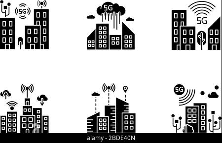 Icone glyph nero 5G smart city impostate su uno spazio bianco. Intelligenza urbana. Copertura della rete cellulare mobile. Tecnologia wireless. Simboli di silhouette Illustrazione Vettoriale