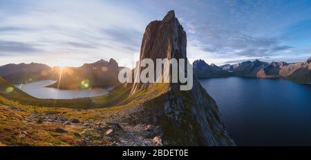 Norvegia, Senja, Vista panoramica del monte Segla all'alba Foto Stock