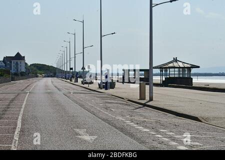 Weston-Super-Mare, Regno Unito. 8 aprile 2020. Regno Unito Weather.Scenes da Weston Super Mare durante il blocco Covid 19 durante l'inizio di aprile heatwave. Credit: Robert Timoney/Alamy Live News Foto Stock