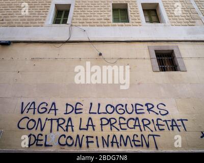 Impatto e confinamento da parte del Covid-19, Barcellona. Dipinto rivendicando uno sciopero di affitto contro la precarietà del confinamento. Catalogna, Europa Foto Stock