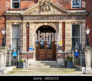 Facciata e ingresso principale del Royal Brompton Hospital, centro medico cardiologico e polmonare, Fulham Road, Kensington, Londra Foto Stock