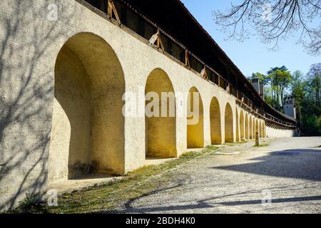 Antico muro difensivo medievale a Letziplatz a Basilea, Svizzera. Foto Stock