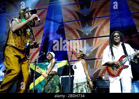 Steel Pulse si esibisce presso l'Farm Aid 2006 presso il Centro tweeter di Camden N.J. il 30 settembre 2006. Credito: Scott Weiner/MediaPunch Foto Stock