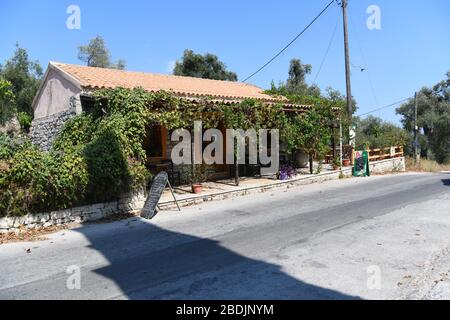 Kareklas Taverna nel villaggio di Fontana, Paxos, Grecia Foto Stock