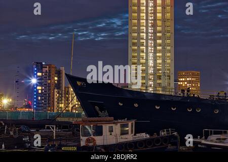 blocchi di torre nel porto a est di Londra, Inghilterra, Gran Bretagna, Regno Unito Foto Stock