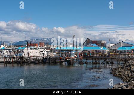 Vista delle navi e delle barche nel porto di Ushuaia, Argentina Foto Stock