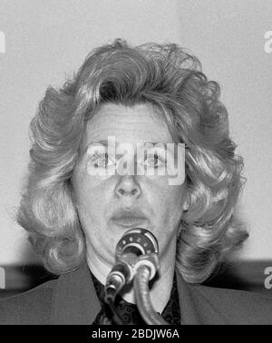 Mary Elizabeth Tipper Gore che si batte per suo marito al club di Saint Francise Yaght, a San Francisco, California, marzo 1988 Foto Stock