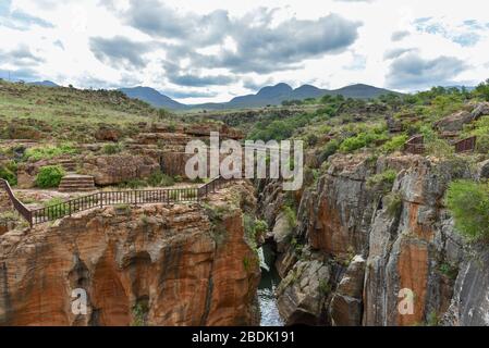 Bourke's Luck Potholes è un'attrazione turistica vicino al Blyde River Canyon 2 ° canyon più grande del mondo, sulla strada Panorama, Mpumalanga, Sud Africa Foto Stock