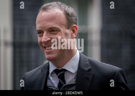 Dominic Raab, deputato di Esher e Walton e Segretario agli Esteri e primo Segretario di Stato arriva a Downing Street il giorno del bilancio, Londra, Regno Unito. Foto Stock