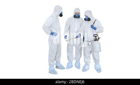 Disinfezione necessaria medico in uniforme protettiva chiama il suo colle Foto Stock