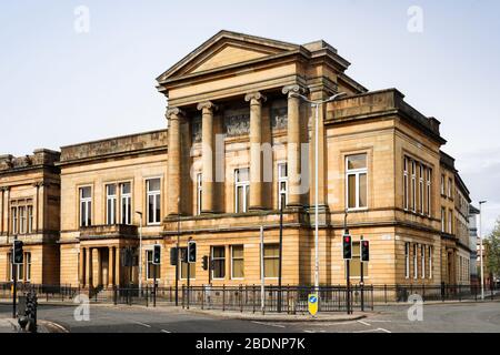 Paisley Sheriff e Justice of the Peace District Court, St James Street, Paisley, Renfrewshire, Scotland, UK Foto Stock